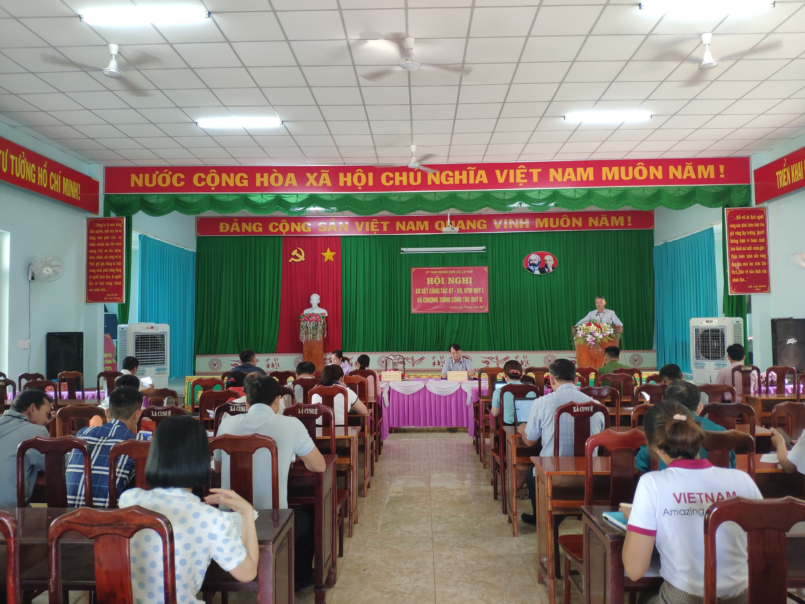 Sáng ngày 31/3, UBND xã Cư Suê đã tổ chức Hội nghị sơ kết công tác quý I năm 2023, triển khai nhiệm vụ trọng tâm công tác quý II năm 2023